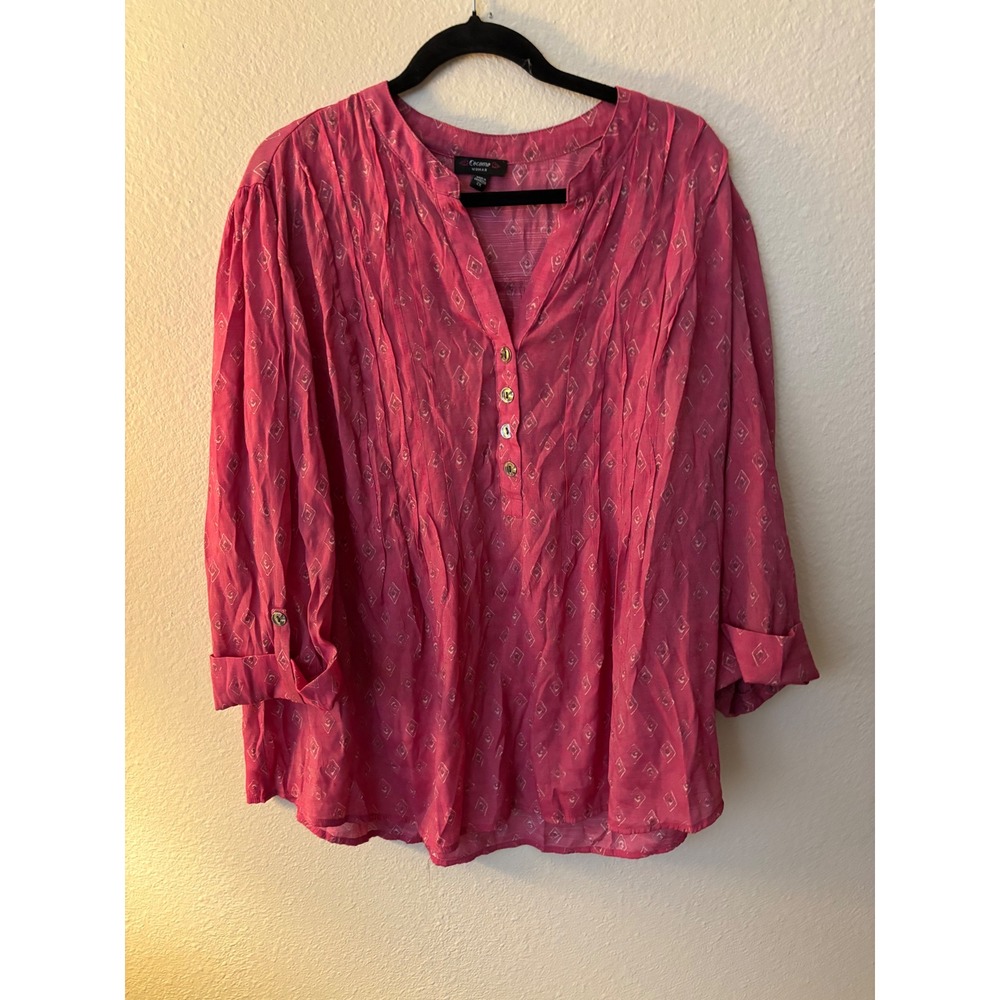Cocomo Woman Pink Diamond Print Pleated Henley Blouse Plus Size 2X
A1223